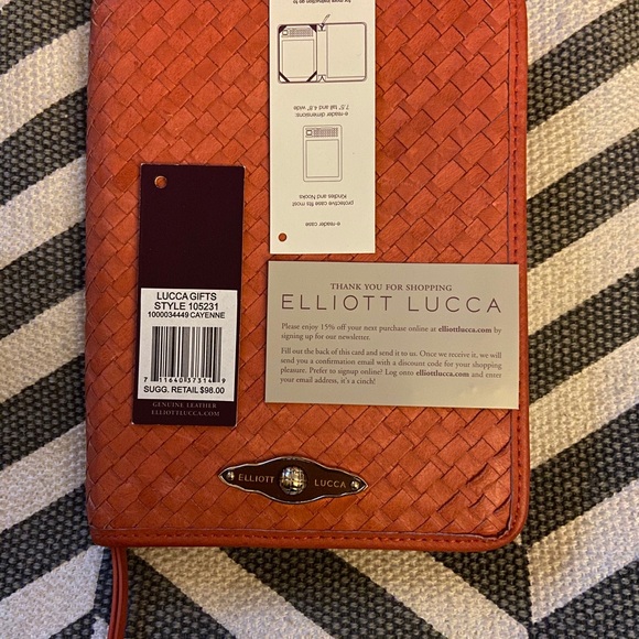 Elliott Lucca E-reader/Kindle case Cayenne color. - Picture 2 of 8